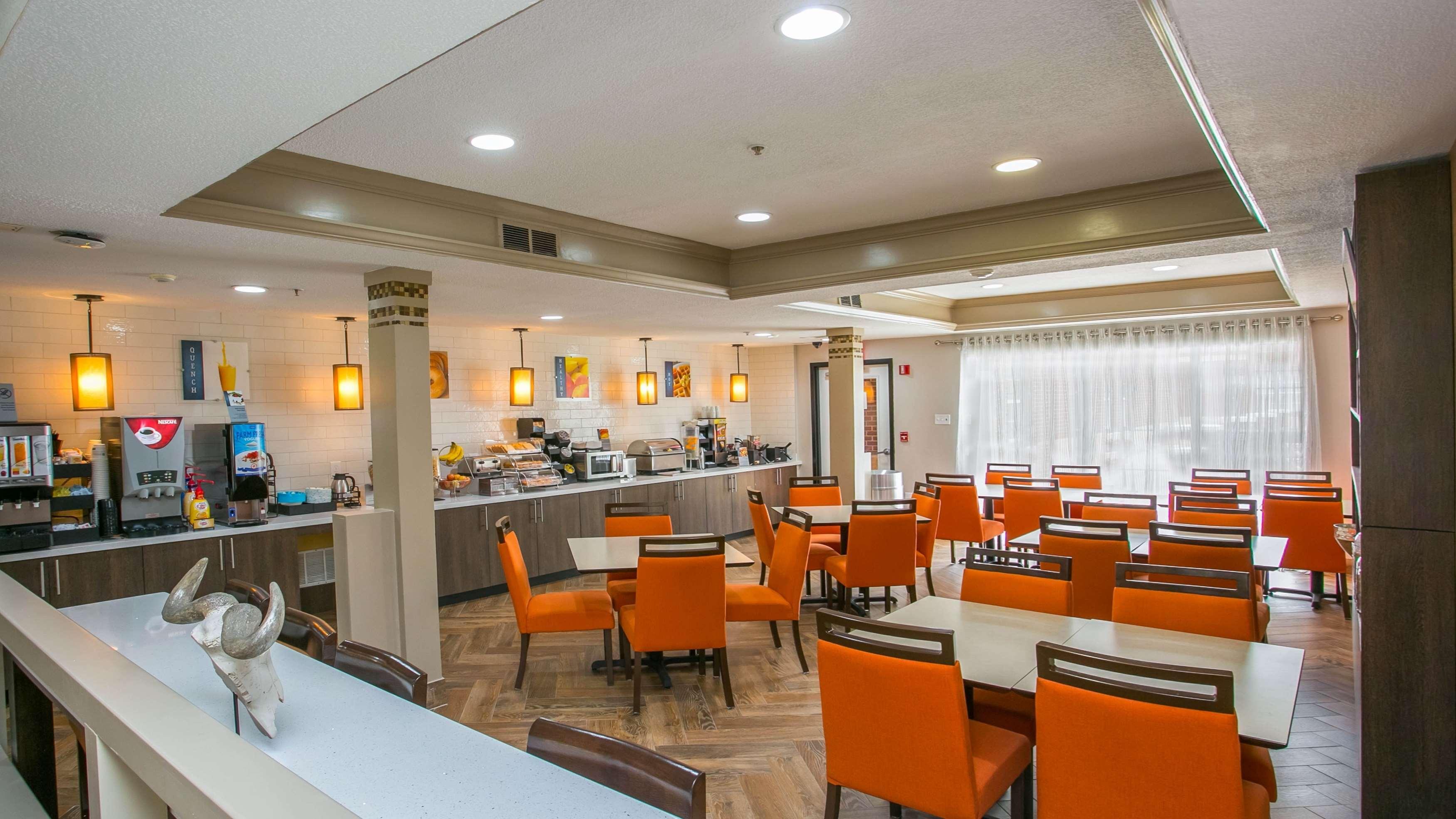 Best Western Plus Addison/Dallas Hotel Bagian luar foto
