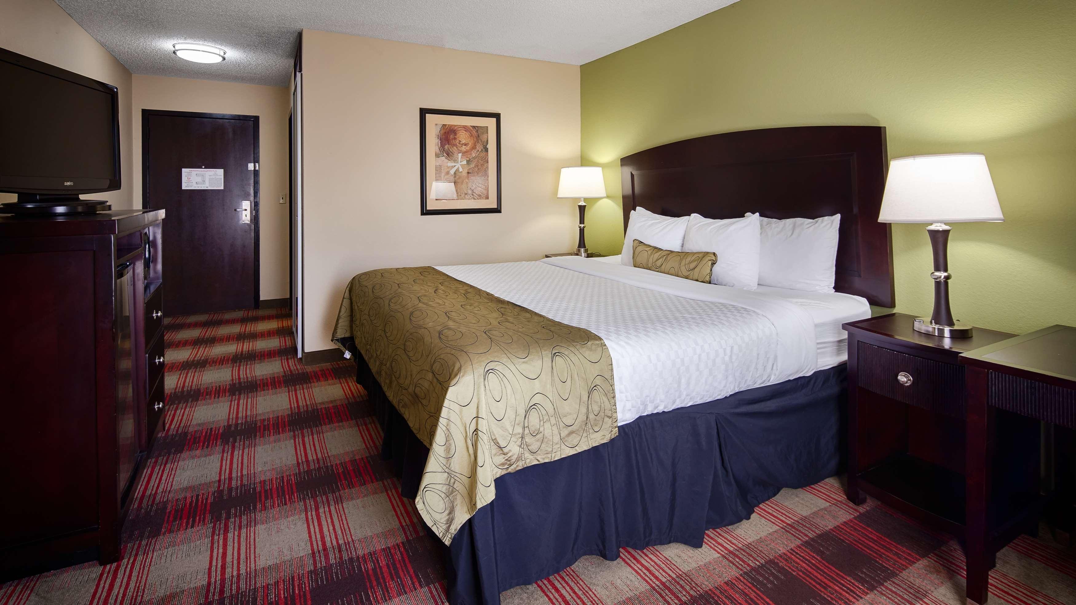 Best Western Plus Addison/Dallas Hotel Bagian luar foto